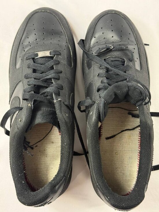 Size 11 - Nike Air Force 1 \'07 Low Triple Black main image 9